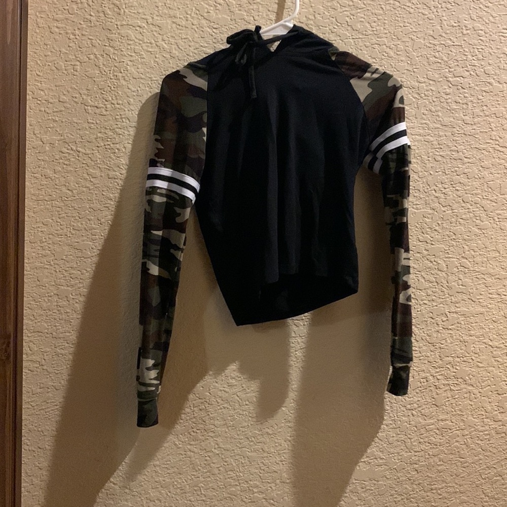 A cute hoodie in the brand hot kiss